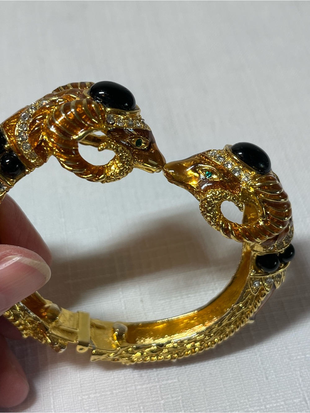 GEM CRAFT Gold-Tone Double Serpent Hinged Bangle Bracelet Black Cabochons
VINTAG
